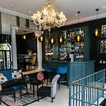Hotel De Neuville Arc De Triomphe Paris