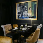 Hotel De Neuville Arc De Triomphe Paris