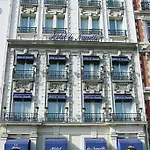 Hotel De Neuville Arc De Triomphe 4*