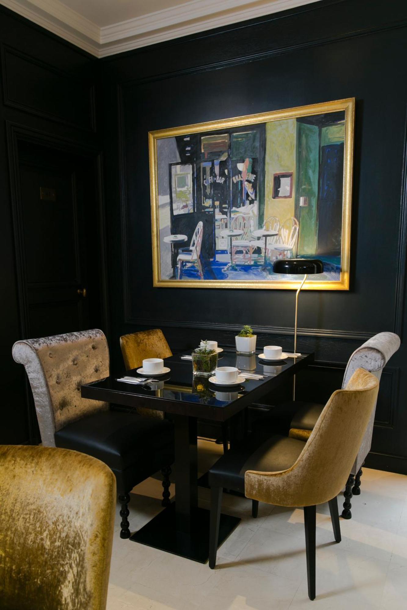 Hotel De Neuville Arc De Triomphe Paris