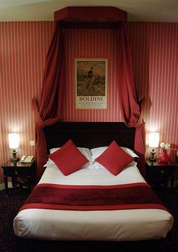 De Neuville Arc De Triomphe 4* Paris